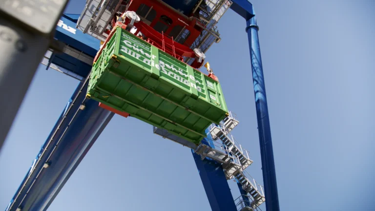 Container der DB im Terminal von der Spedition Klumpp + Müller